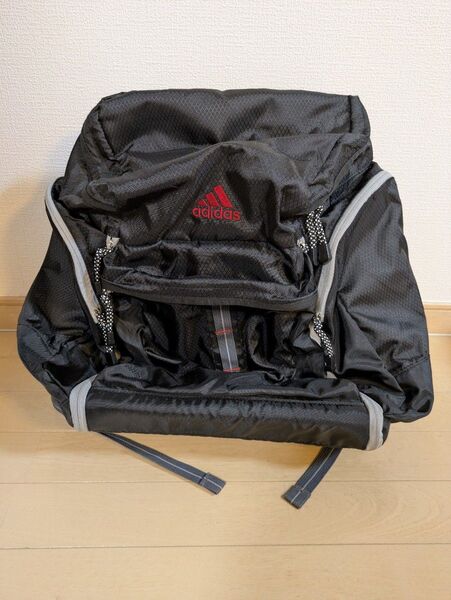adidas 黒 リュック 大容量 林間学校 修学旅行