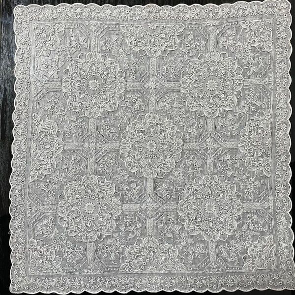 未使用 貴重なヴィンテージ 汕頭刺繍ハンカチ ‘’大輪の花‘’ ヘリテージ SWATOW