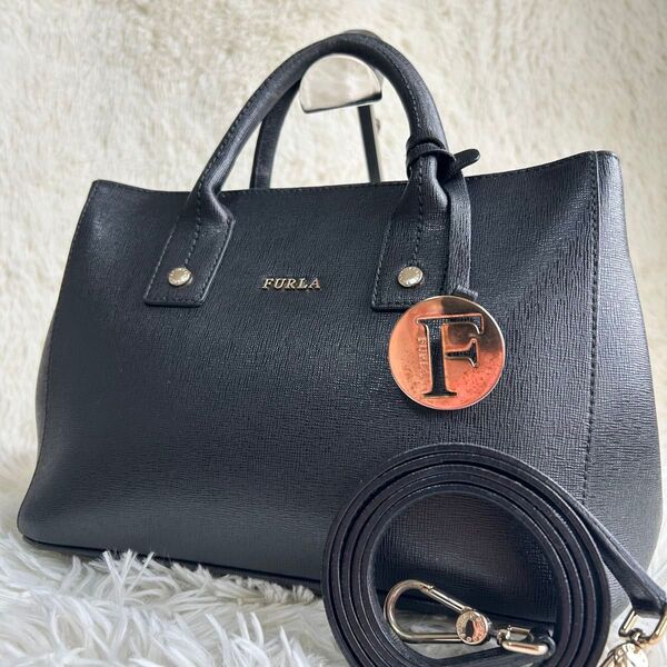 美品 FURLA フルラ ショルダーバッグ ハンドバック 2way リンダ レザー 斜め掛け ゴールド金具 チャーム 黒 ブラック