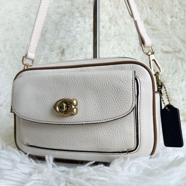 美品 COACH コーチ ショルダーバッグ カメラバック 肩掛け ウィロウ ターンロック シボ革 ダブルファスナー ホワイト