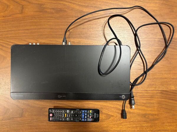 【ジャンク】東芝REGZA HDD&ブルーレイディスクレコーダー DBR-Z410通電動作確認済み リモコン・アンテナケーブル付き