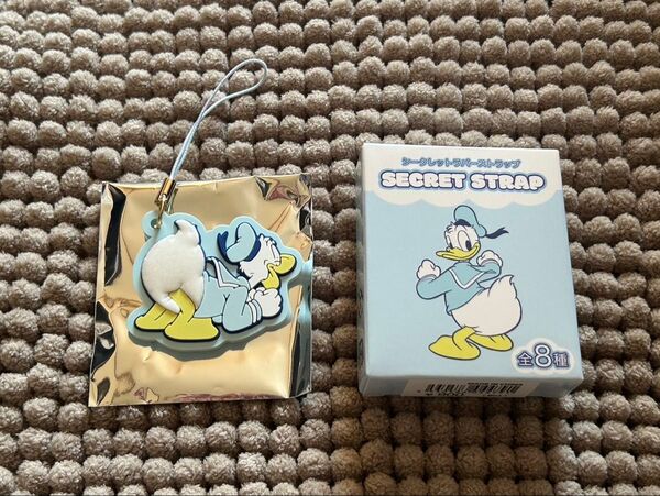 ディズニーストア ドナルド シークレットストラップ DONALD MOKOMOKO BIRTHDAY