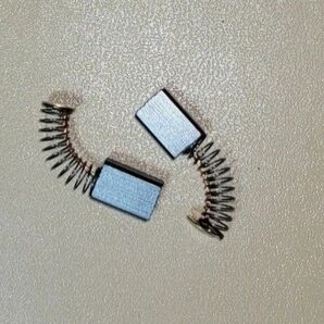 最安?! 2個セット 新品 未使用 汎用系 カーボンブラシ ディスクグラインダー 電動工具 トリマー 研磨機 カーボン