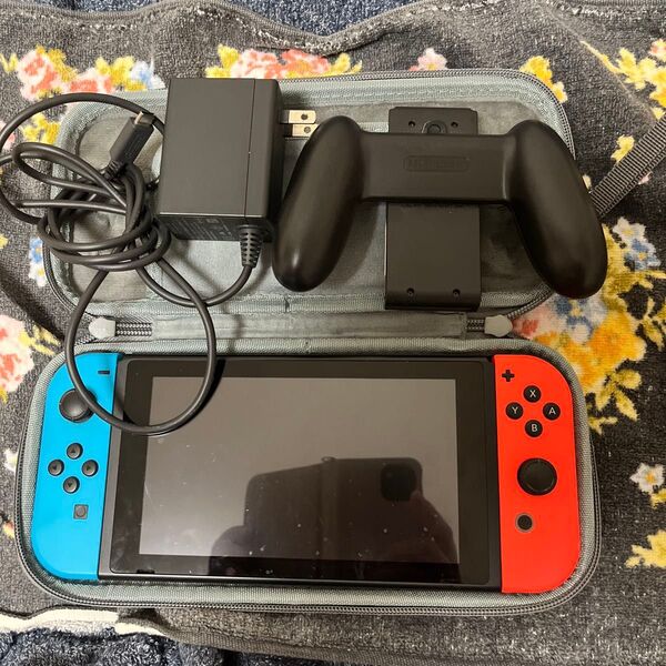 Nintendo Switch ニンテンドースイッチ ネオンレッド ネオンブルー 任天堂 初期化済み