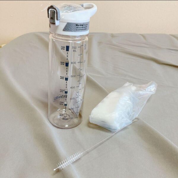 VENNERLI ウォーターボトル 800ml (食洗機対応) 水筒 2つのクリーニングツールが付属 ストロー ボトル
