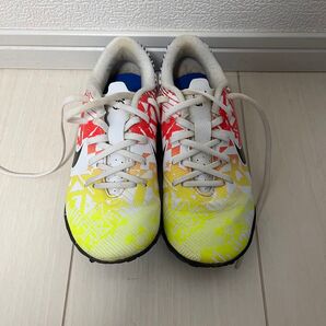 ナイキ サッカートレーニングシューズ キッズ