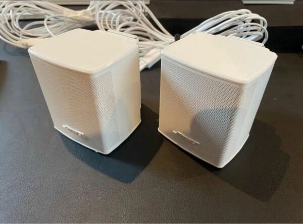 BOSE SURROUND SPEAKERS ワイヤレスリアスピーカー ボーズ ホワイト スタンド付き
