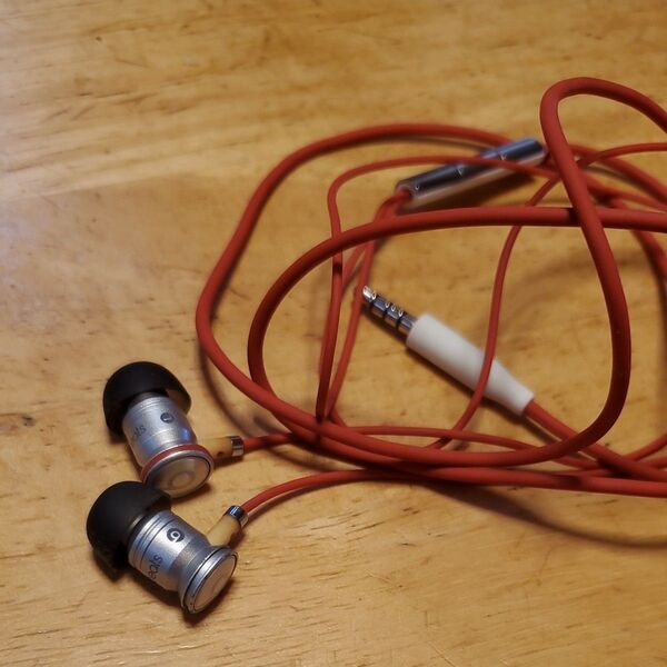 beats by dr.dre urbeats 有線イヤホン
