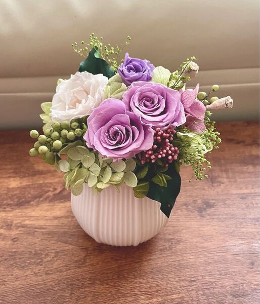 ライラック色のナチュラルアレンジ お花の贈り物 プリザーブドフラワー