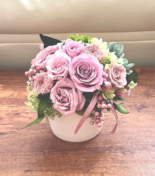 【最終価格】**優美なバラをあしらって..*°..花言葉は感謝・温かい心..お花の贈り物 プリザーブドフラワー