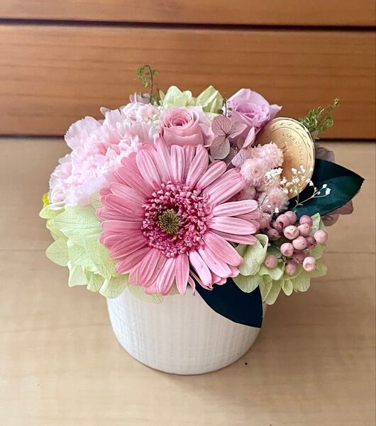 **..ピンクガーベラアレンジ..*°. ふわふわ春色 プリザーブドフラワー クリアケース付お花の贈り物