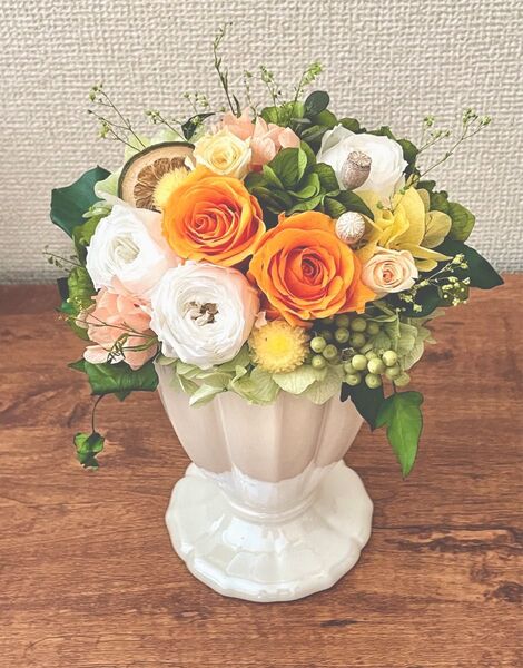 **..English gardenのようなお花が溢れるナチュラルアレンジ..*°..お花の贈り物 クリアケース入り