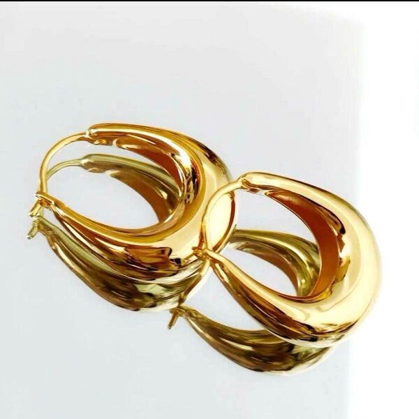 ぽってりピアス フープピアス ゴールド 金色 トレンド おしゃれ 韓国 上品 プチプラ 結婚式 発表会 コンクール アクセサリー