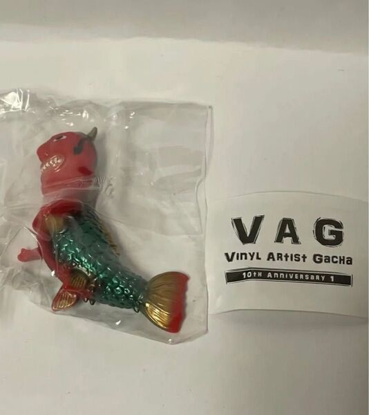 VAG 10th ANNIVERSARY 1 izumonster ナマナリ人魚 赤 ガチャガチャ メディコムトイ