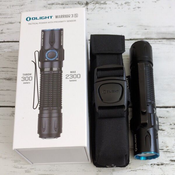 OLIGHT WARRIOR 3S 懐中電灯 2300ルーメン タクティカルライト ledフラッシュライト 強力ワークライト