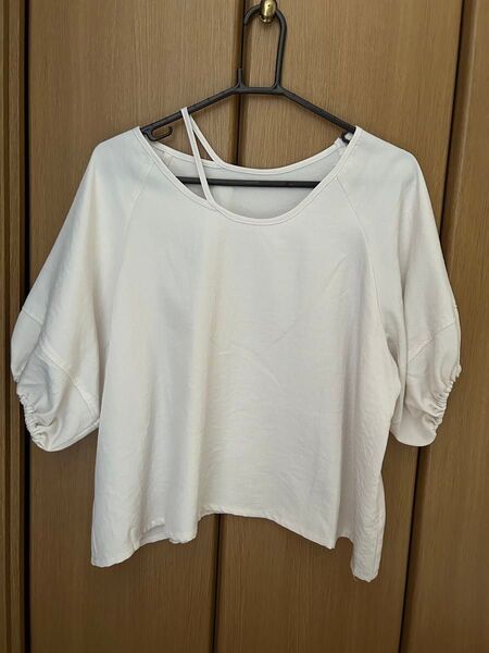【美品】半袖 カットソー ブラウストップス 白ホワイト Mサイズ tomoさんコラボ しまむら