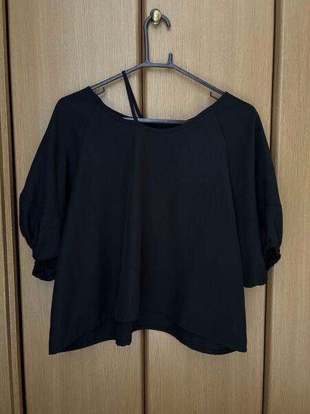 【美品】半袖カットソー ブラウストップス 黒ブラック ★Sサイズ tomoさんコラボ しまむら