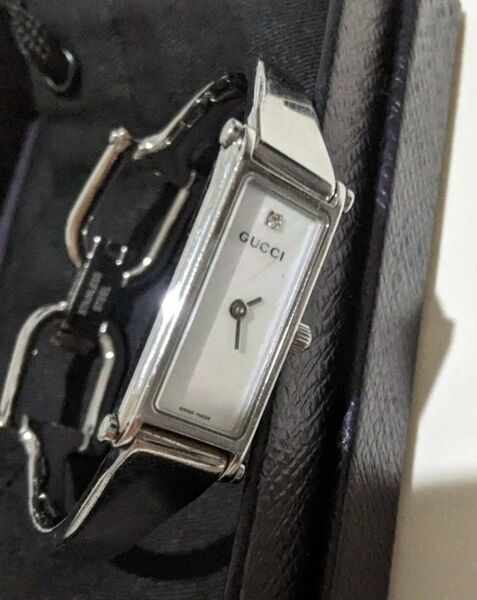 グッチ 1500L 腕時計 GUCCI バングルウォッチ クオーツ シルバー スクエア クォーツ 一粒ダイヤ