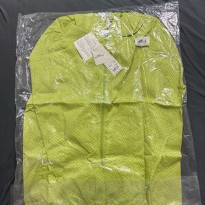 新品 UNIQLO ポケッタブルパーカー グリーン Lサイズ 未使用