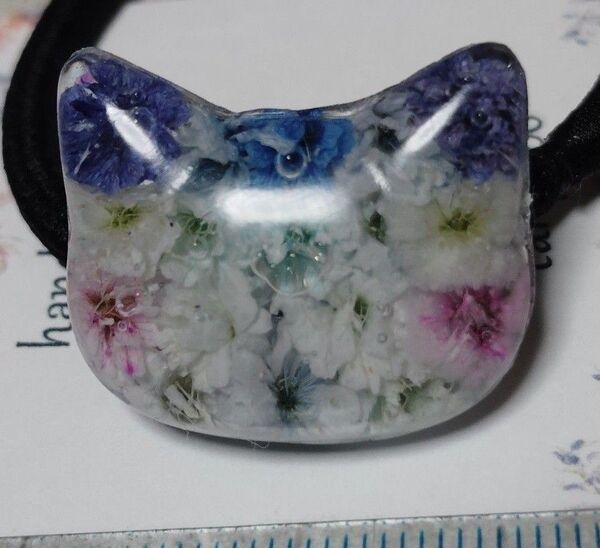 ヘアゴム ハンドメイド レジン☆ 可愛い お花 の 猫ちゃん ホワイト ブルー系