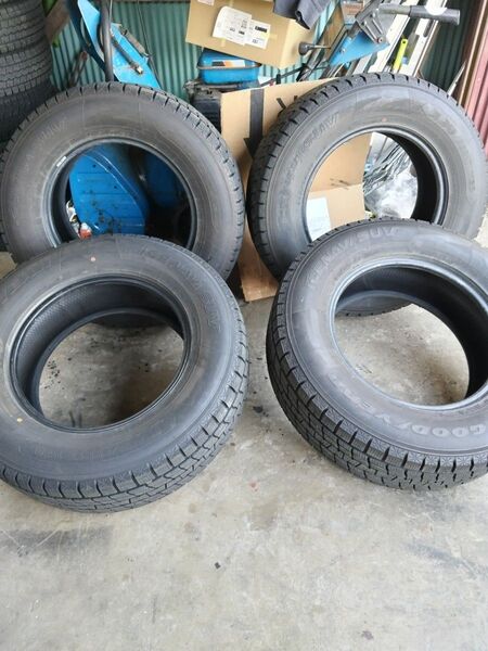 ② GOODYEAR ICENAVI SUV 265/65R17 4本セット、スタッドレスタイヤ