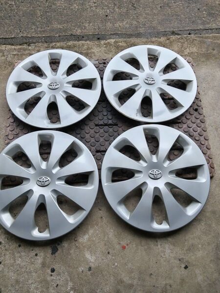 トヨタ純正 ホイールキャップ 4個セット 15インチ