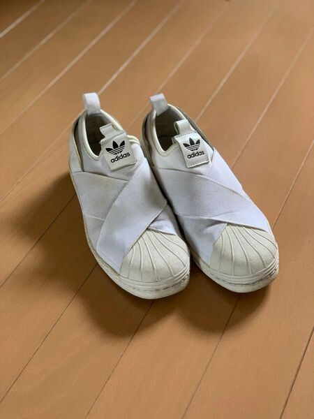 【adidas】アディダス★ ホワイト スーパースタースリッポン クロスバンド