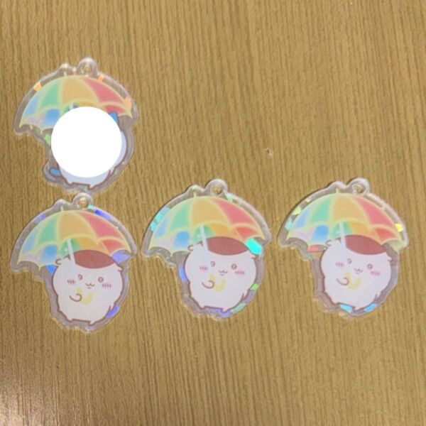 アクリルパーツ4cm カン付き ホログラム入り 更新 栗まんじゅう3枚120円(*>ω<)b
