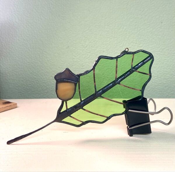 ステンドグラス 葉っぱとドングリ インテリア ハンドメイド