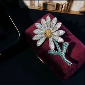 デイジー キラキラ ブローチ バッジ G-DRAGON ジヨン ラインストーン アクセサリー シルバー