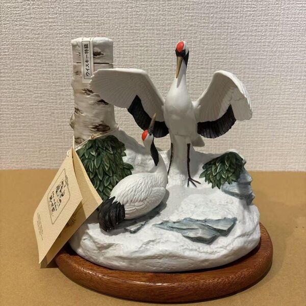 美品 ニッカウイスキー 手作り・北の動物たち“鶴の求愛” 陶器ボトル 未開封 土台付き