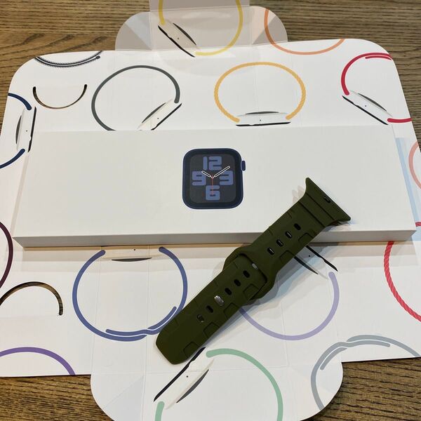 【純正バンドなし】【新品未開封】Apple Watch SE第2世代 44mm GPS