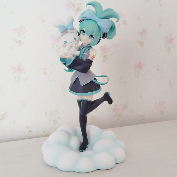 美品 初音ミク シナモロール フィギュア シナモン