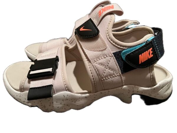 NIKE ナイキ スポーツ サンダル 22センチ レディース キャニオン canyon ベージュ