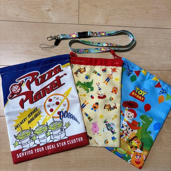 ディズニー Disney トイストーリー toystory 巾着袋 ストラップ セット