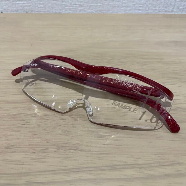 【美品】 ハズキルーペ ラージ クリアレンズ 1.6倍 赤