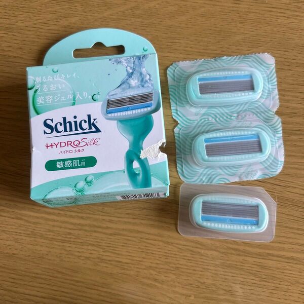 Schick ハイドロシルク 敏感肌用 本体+替刃3個