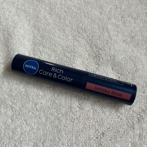 NIVEA ニベア リッチケアカラー リップ リップクリーム スモーキーローズ 同梱100円