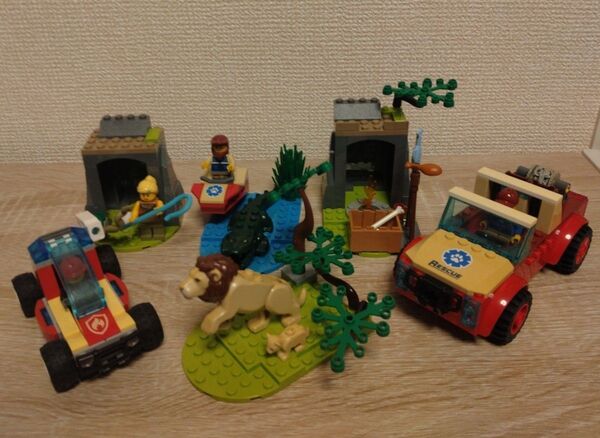 レゴ LEGO 60301 シティ 動物レスキュー オフローダー ライオン ワニ ヘビ ミニフィグ