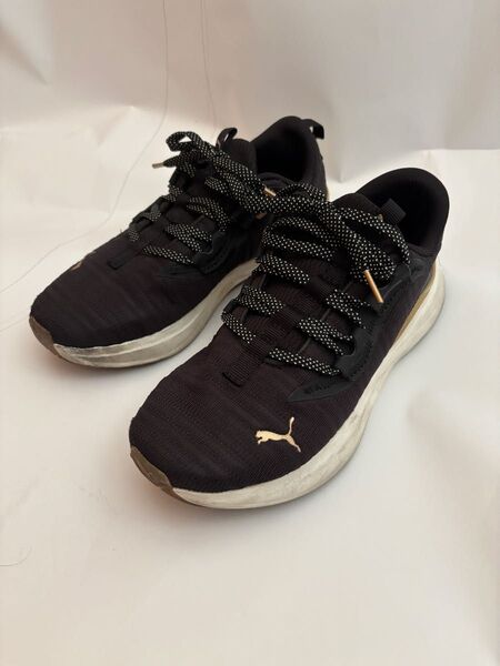 PUMA プーマ (中古多少汚れあり)スニーカー 24センチ ブラック