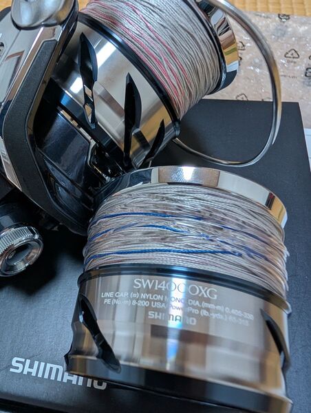 美品 21ツインパワーSW14000xg 新品純正換えスプール付きの2点 SHIMANO
