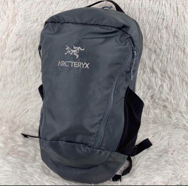 アークテリクス マンティス26 バックパック グレー リュックサック アウトドア キャンプ ARC TERYX MANTIS