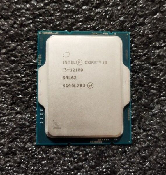 Intel Core i3 12100 映像出力付き