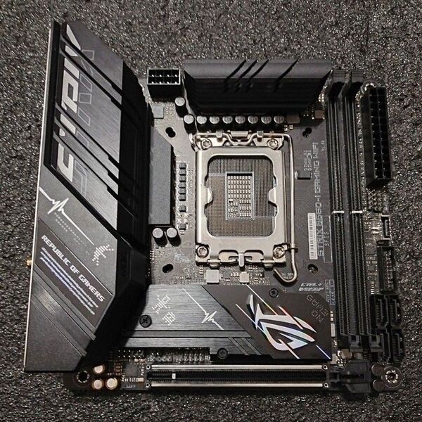 ASUS ROG STRIX B660I ITX マザーボード