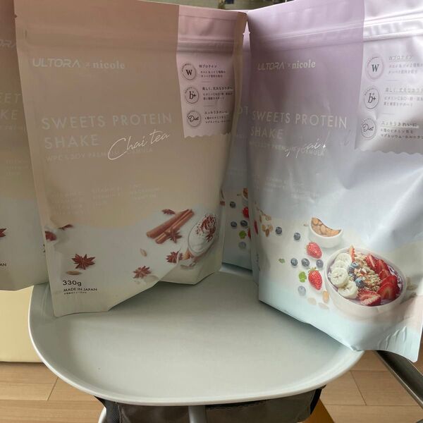 【4個セット】ULTORA×nicole SWEETS PROTEIN SHAKE アサイーボウル風味 チャイティー風味