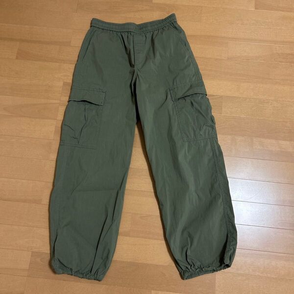 ユニクロ カーゴパンツ グリーン ウエストゴム 裾ゴム