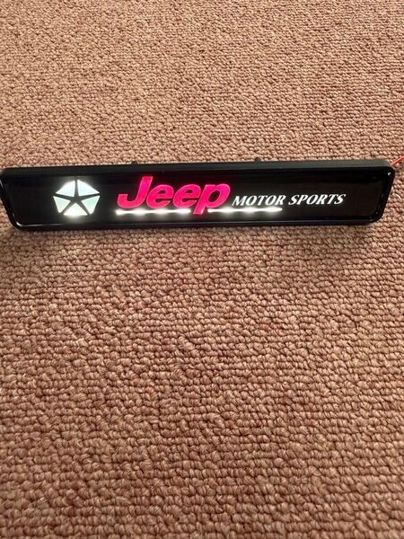 ①ジープ Jeep 光る グリル エンブレム グランドチェロキーラングラー