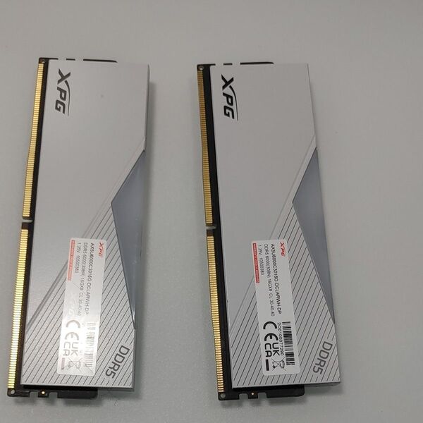 XPG DDR5メモリ 32GB(16GB×2枚) AX5U6000C3016G-DCLARWH-DP