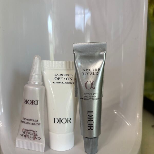 Dior 洗顔料(未使用)、カプチュールトータルセルENGYアイセラム(未使用)、カプチュールトータルレチショット、化粧水35ミリ