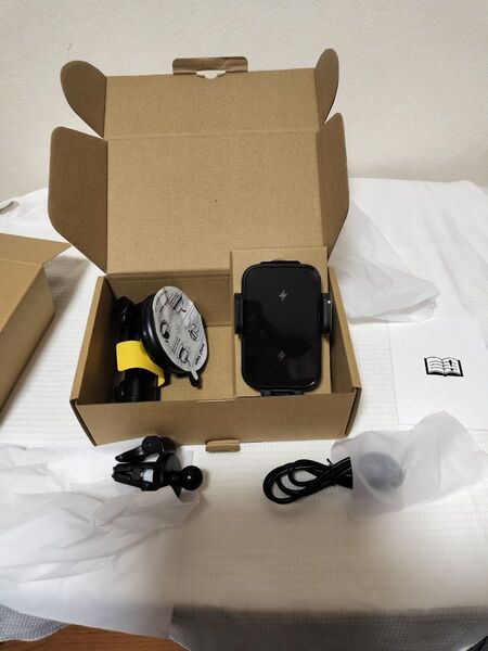 ★新品★Gu Mosh ワイヤレスカー充電器